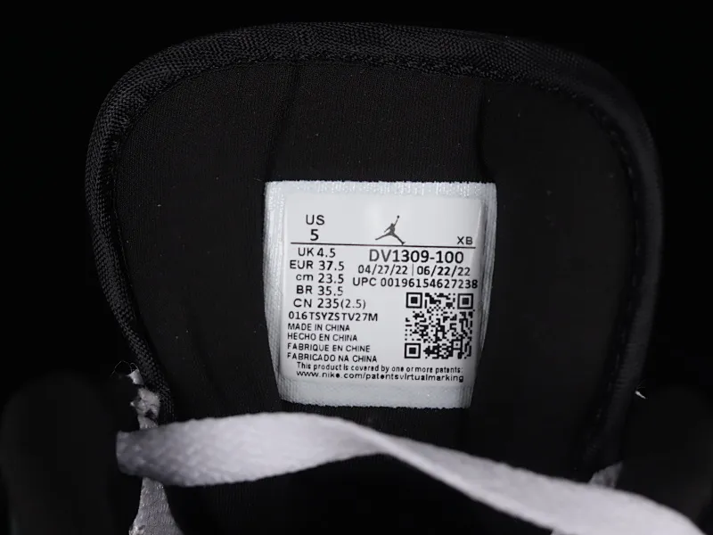 All categories Air Jordan Jordan series basketball shoes Air Jordan 1 Low Air Jordan 1 Low "Concord" AJ1 Joe 1 Concord black and white patent leather low-top basketball shoes DV1309-100